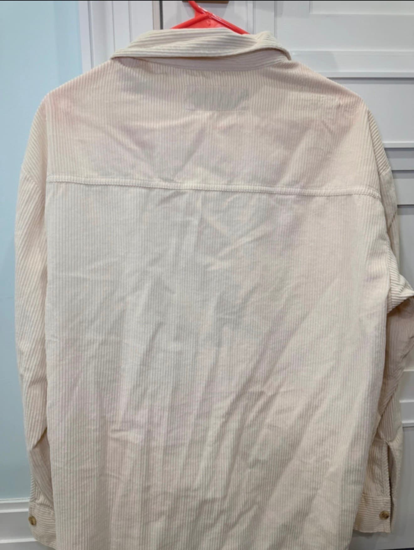 Hollister Cream Button-Up Shirt Relaxed Lightweight Collared Blouse — view 2